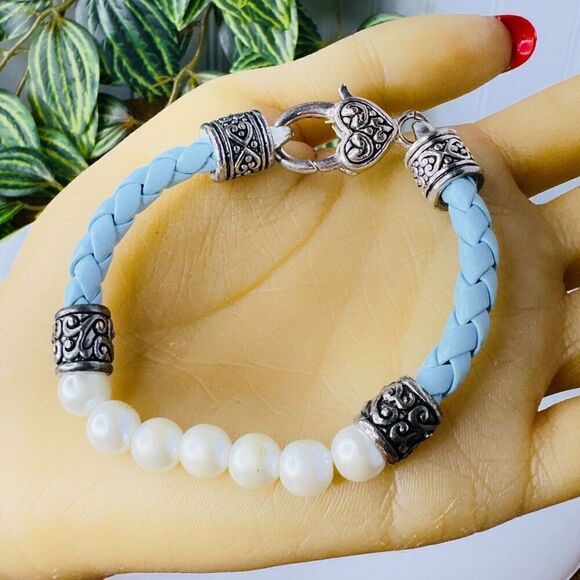 Vintage Faux Pearl & Baby Blue Leather Braided Bracelet Heart Lobster Clasp 4131 - Picture 4 of 10